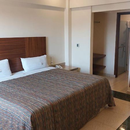 Hotel Real Del Sol - Zona Expo Industrial Guadalajara Ngoại thất bức ảnh