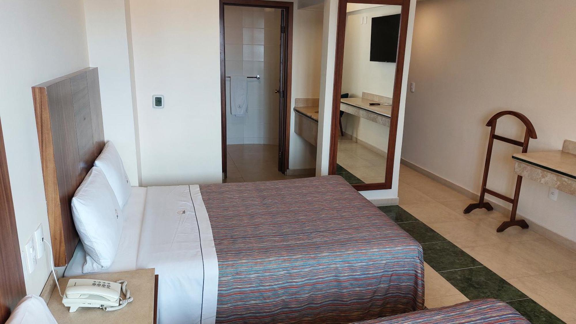 Hotel Real Del Sol - Zona Expo Industrial Guadalajara Ngoại thất bức ảnh