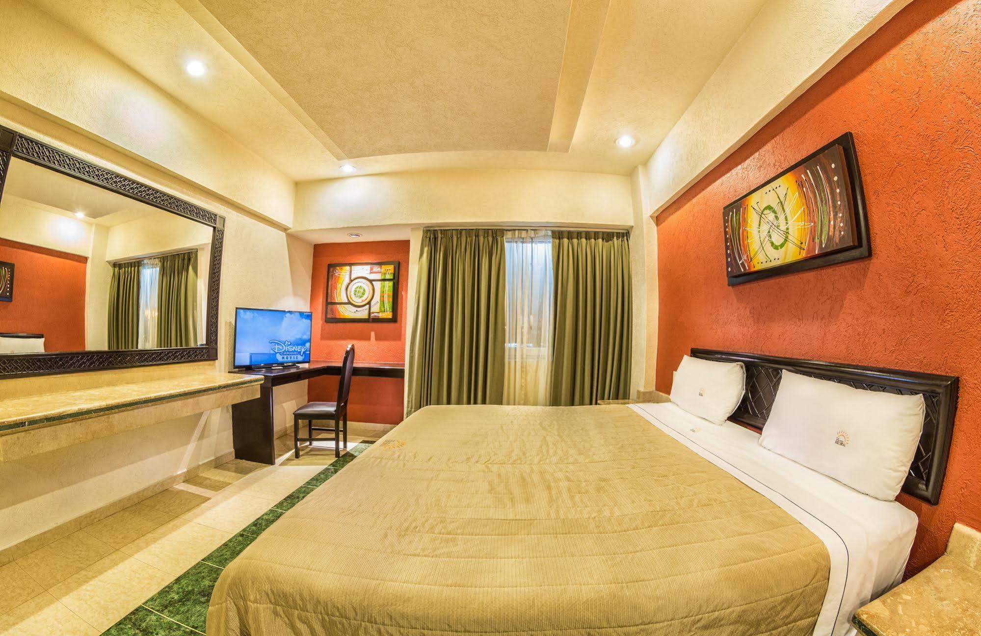 Hotel Real Del Sol - Zona Expo Industrial Guadalajara Ngoại thất bức ảnh