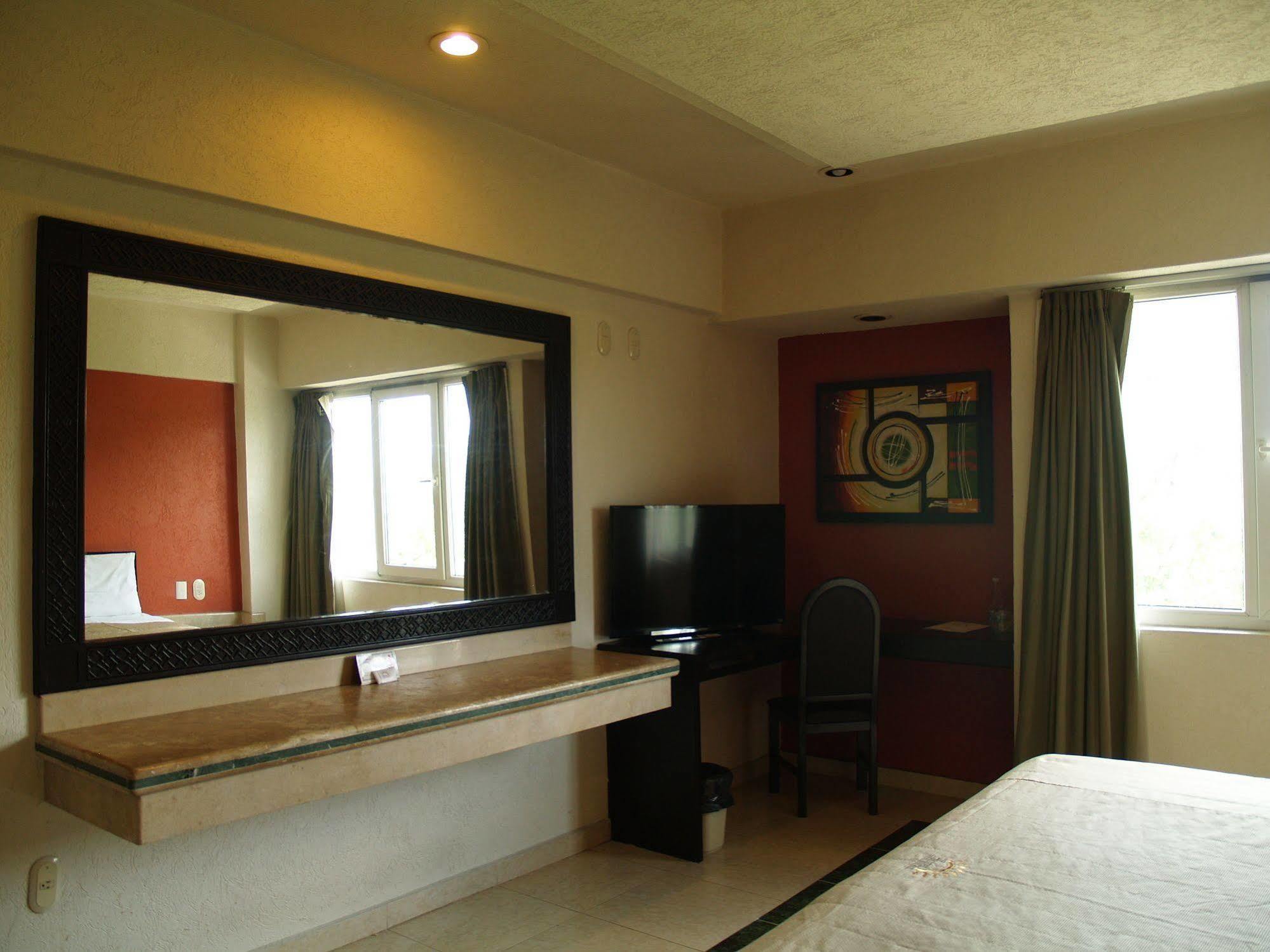 Hotel Real Del Sol - Zona Expo Industrial Guadalajara Ngoại thất bức ảnh